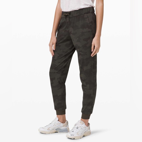 Lululemon On the Fly Jogger 28" Luxtreme Heritage 365 | Size 4 | Camo Dark Olive - Picture 1 of 10